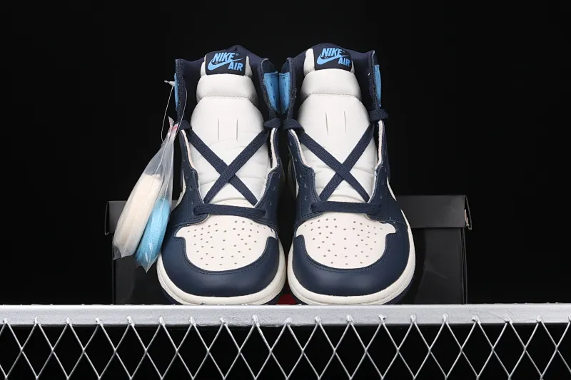 All categories Air Jordan Jordan series basketball shoes Air Jordan 1 High pure original version Air Jordan 1 AJ1 black and blue toe Joe 1 obsidian North Carolina blue 555088-140